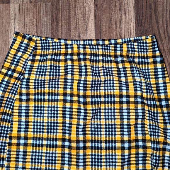 SHEIN EZwear Slit Hem Tartan Print Skirt - Picture 2 of 5